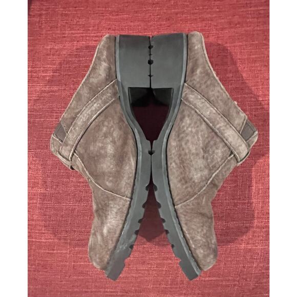 UGG 1910 Lili Brown Shearling Buckle Slip On Clogs Mules Comfort Shoe Size 9 - Picture 3 of 11